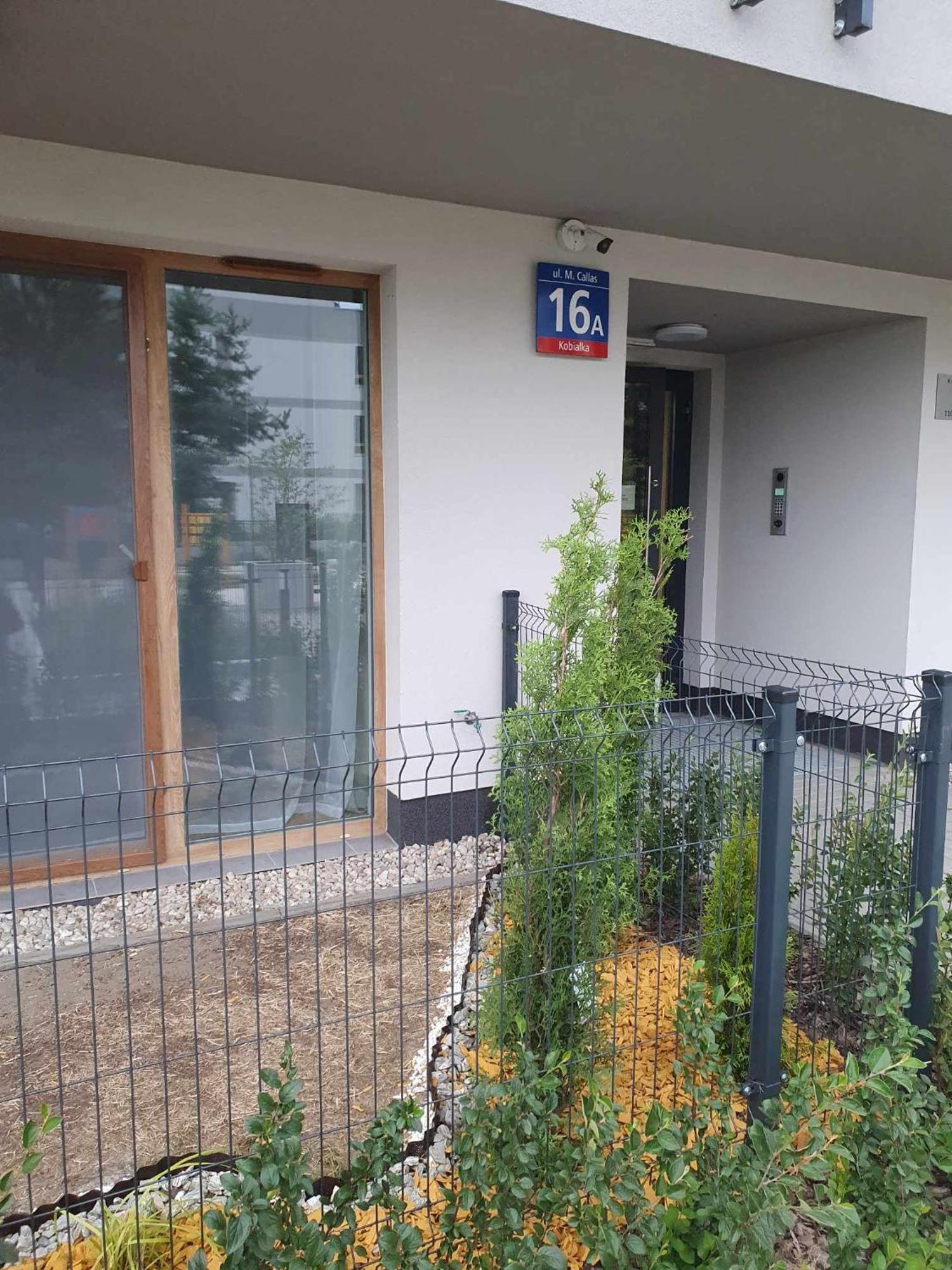 Leilighet Colorful Apartament 2 Pokojowy Z Malym Ogrodkiem W Warszawie