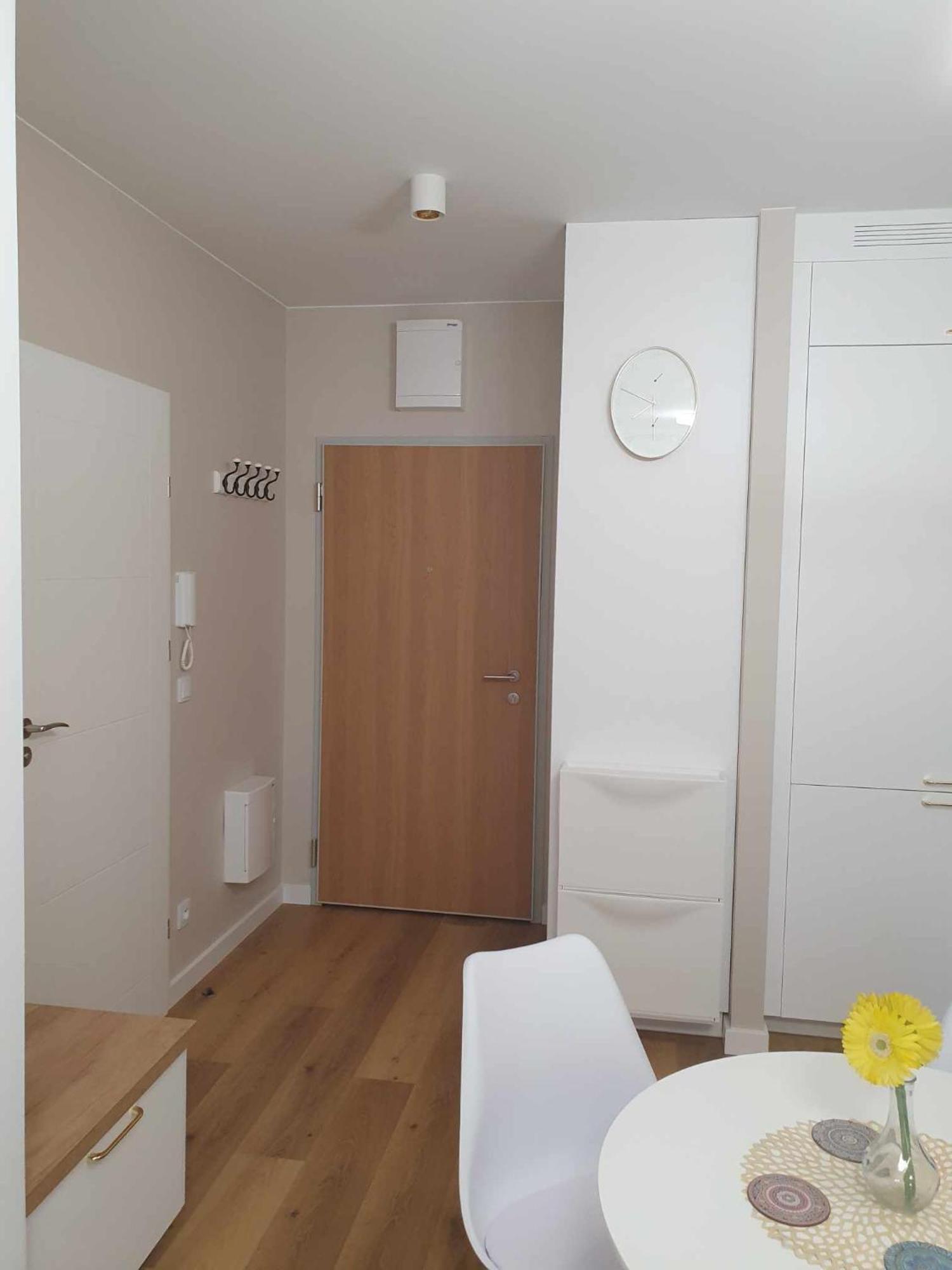 Colorful Apartament 2 Pokojowy Z Malym Ogrodkiem W Warszawie *