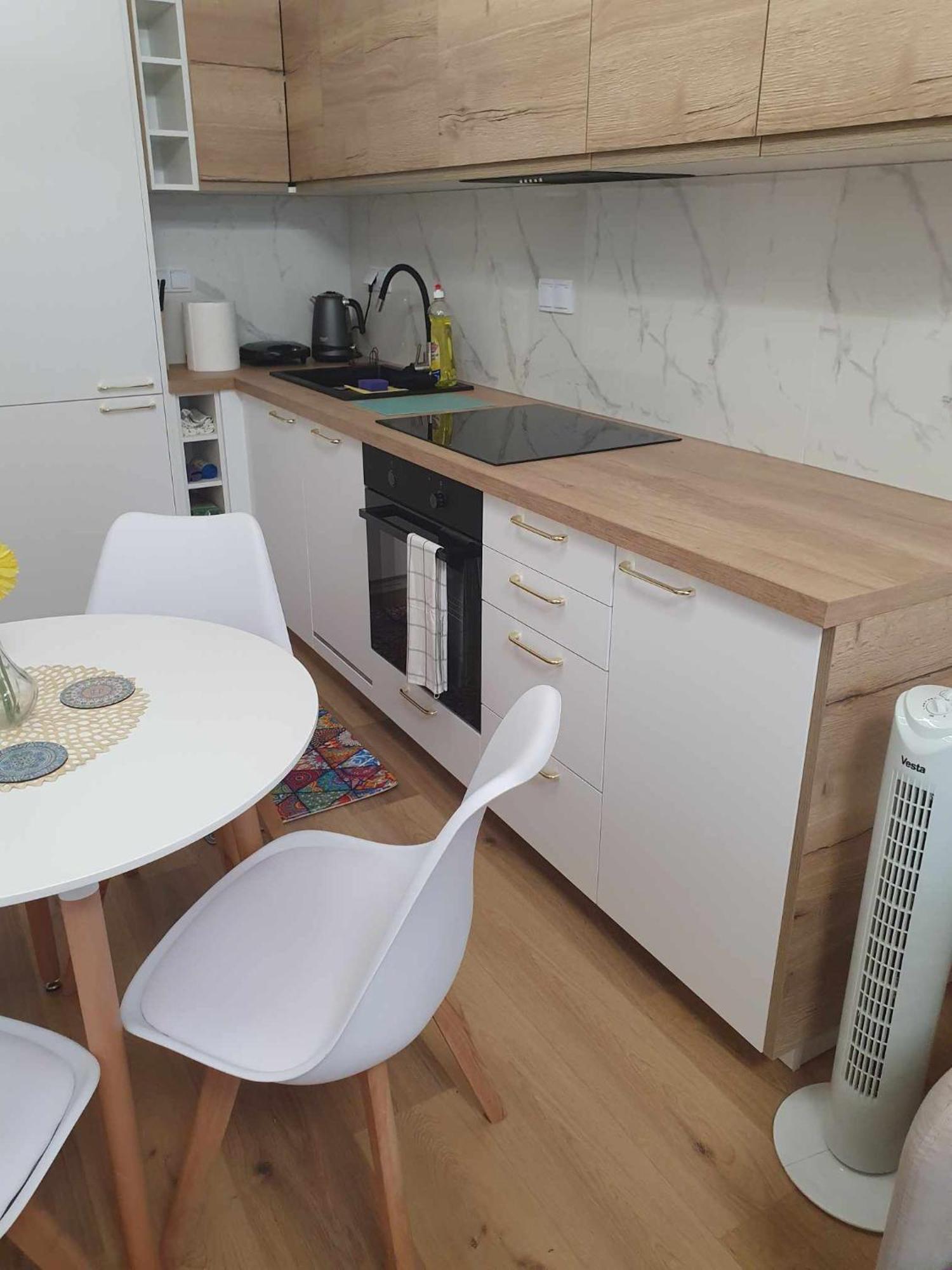 Colorful Apartament 2 Pokojowy Z Malym Ogrodkiem W Warszawie Warschau